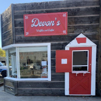 Devon's Waffles outside