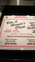 Tim Bonnies Pizza inside