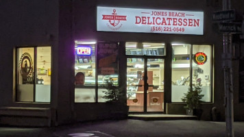 Jones Beach Delicatessen food