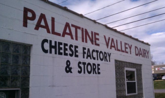 Palatine Valley Dairy outside