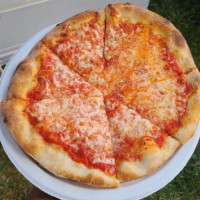 Enzo’s Pizza Of Garden City food