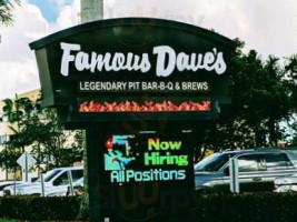 Famous Dave's Doral outside