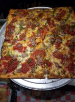 Maurizio's Pizzeria And Italian Grill food