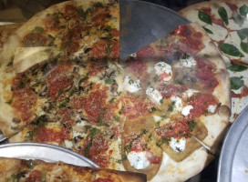 Maurizio's Pizzeria And Italian Grill food