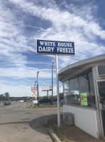 White House Dairy Freeze outside