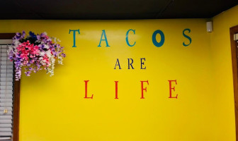 4 Tacos Locos outside