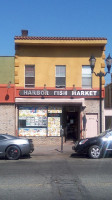 Harbor Fish Market outside