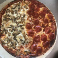 George's Pizza food