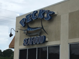 Peck's Seafood inside