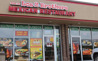 Los 2 Brothers Mexican outside