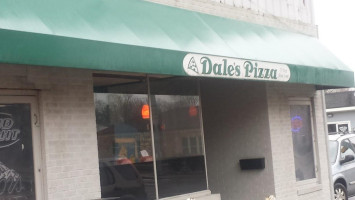 Dale's Pizza outside