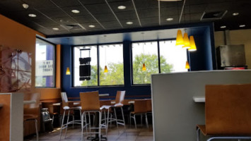 Taco Bell inside