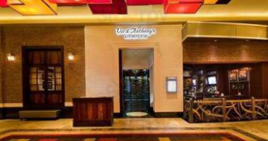 Vic Anthony's Steakhouse inside