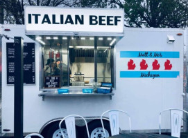 Matt Mo's Italian Beef inside