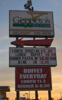 Geppeto's Pizza outside