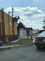 King Gyros outside