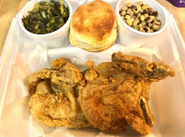 Lindy's Fried Chicken food