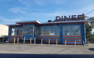 Lawrence Diner outside