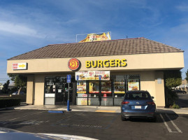 Real Juicy Burger outside
