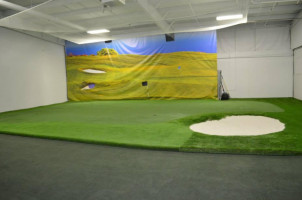 Tee 2 Green Indoor Golf Sports Lounge inside