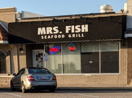 Mrs Fish Seafood Grill outside