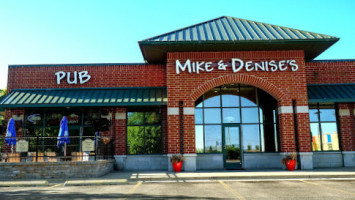 Mike Denise's Pizzaria Pub outside