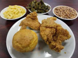 Aisha's Southern Cuisine food