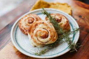 Lake Superior Bakehouse food