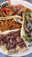Pablito's Tacos food