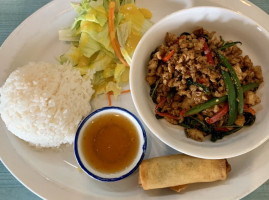 Penn's Thai House food