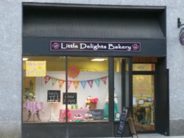 Little Delights Bakery outside