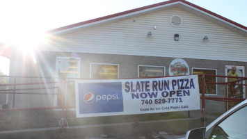 Slate Run Pizza outside
