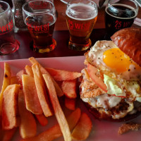 25 West Brewing Co. food