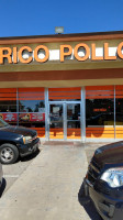 Rico Pollo 2 outside