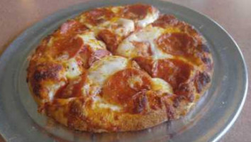 Uncle Howie's Pizza food