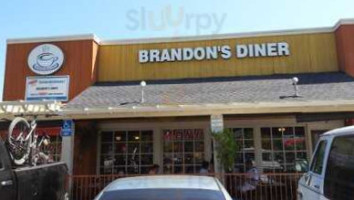 Brandons Diner Ii outside