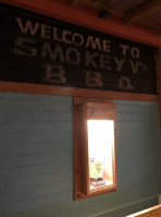Smokey V's Bbq food