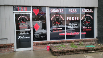 Grants Pass Poker Room outside