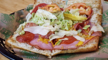 Cheba Hut food