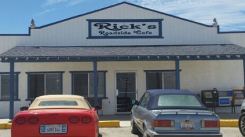 Rick's Roadside Cafe outside
