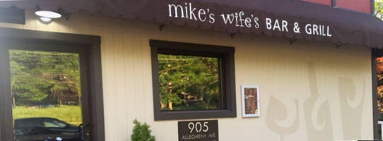 Mike's Wife's Grill outside