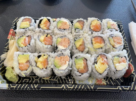 Dragon Sushi inside