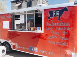 Rj Bbq Catering outside