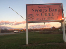 Newton's Sports Grill outside