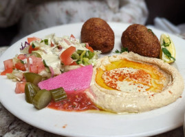 Alyans Middle Eastern Cuisine food