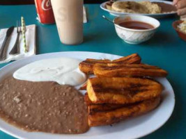 Pupuseria Metapan food