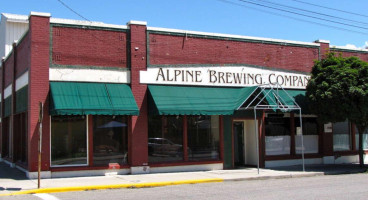 Alpine Brewing outside