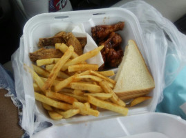 Best Wings And Deli food
