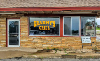 Grammy's Grill outside
