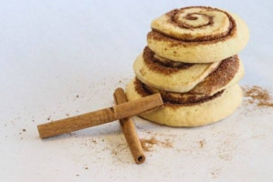 Cinnamom Gourmet Cinnamon Rolls food